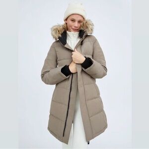 **SOLD**Aritzia TNA the powder parka